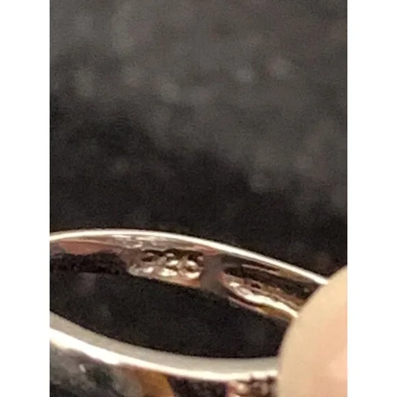 Silver Tone Ring With Clear Stones & Marcasite Accents Signed GR Size 4.5 (R83) - Picture 7 of 9